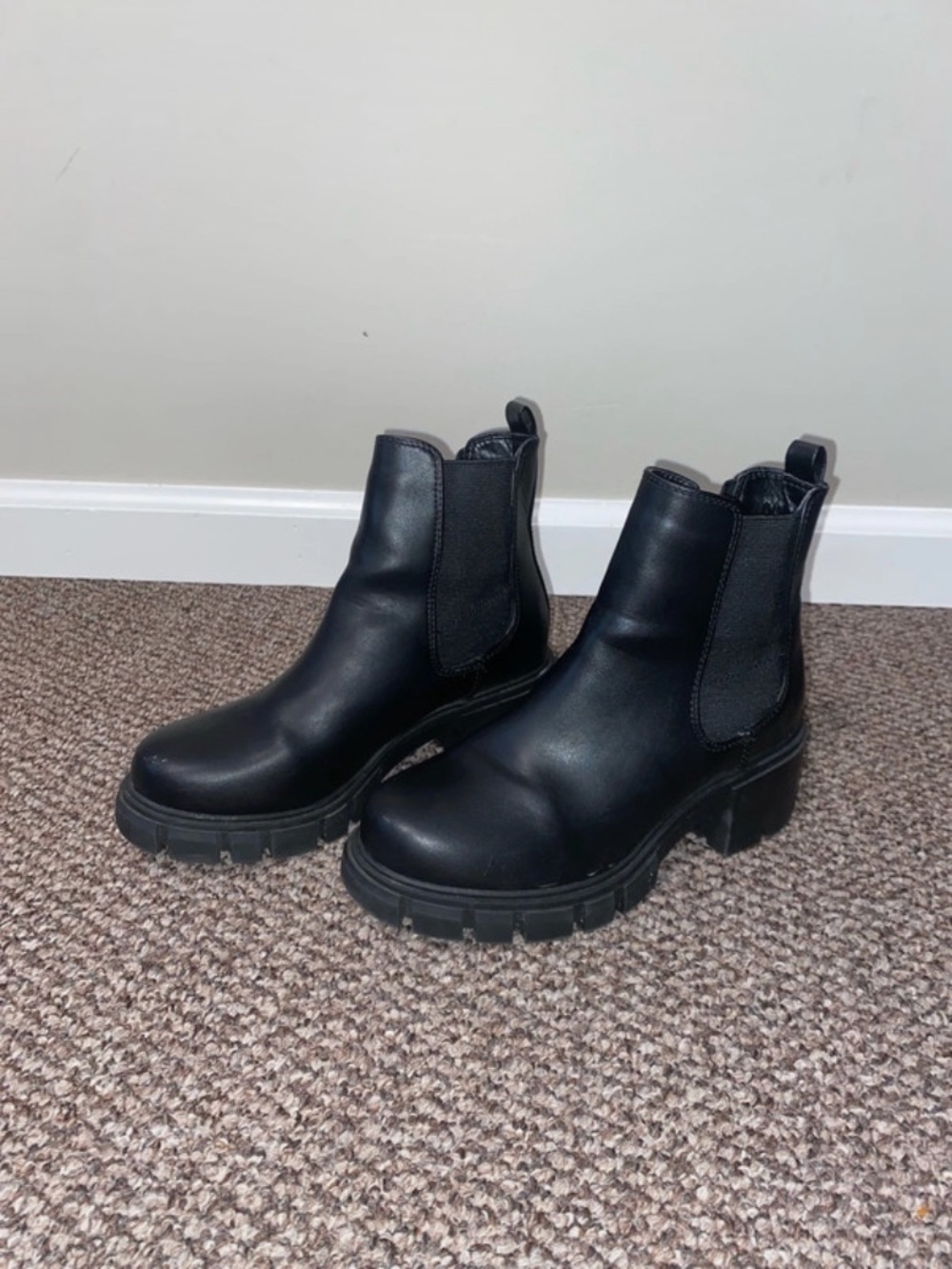 Women’s Black bootie Chunky Sole